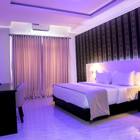Bon Hotel Ikeja Residence Extérieur photo