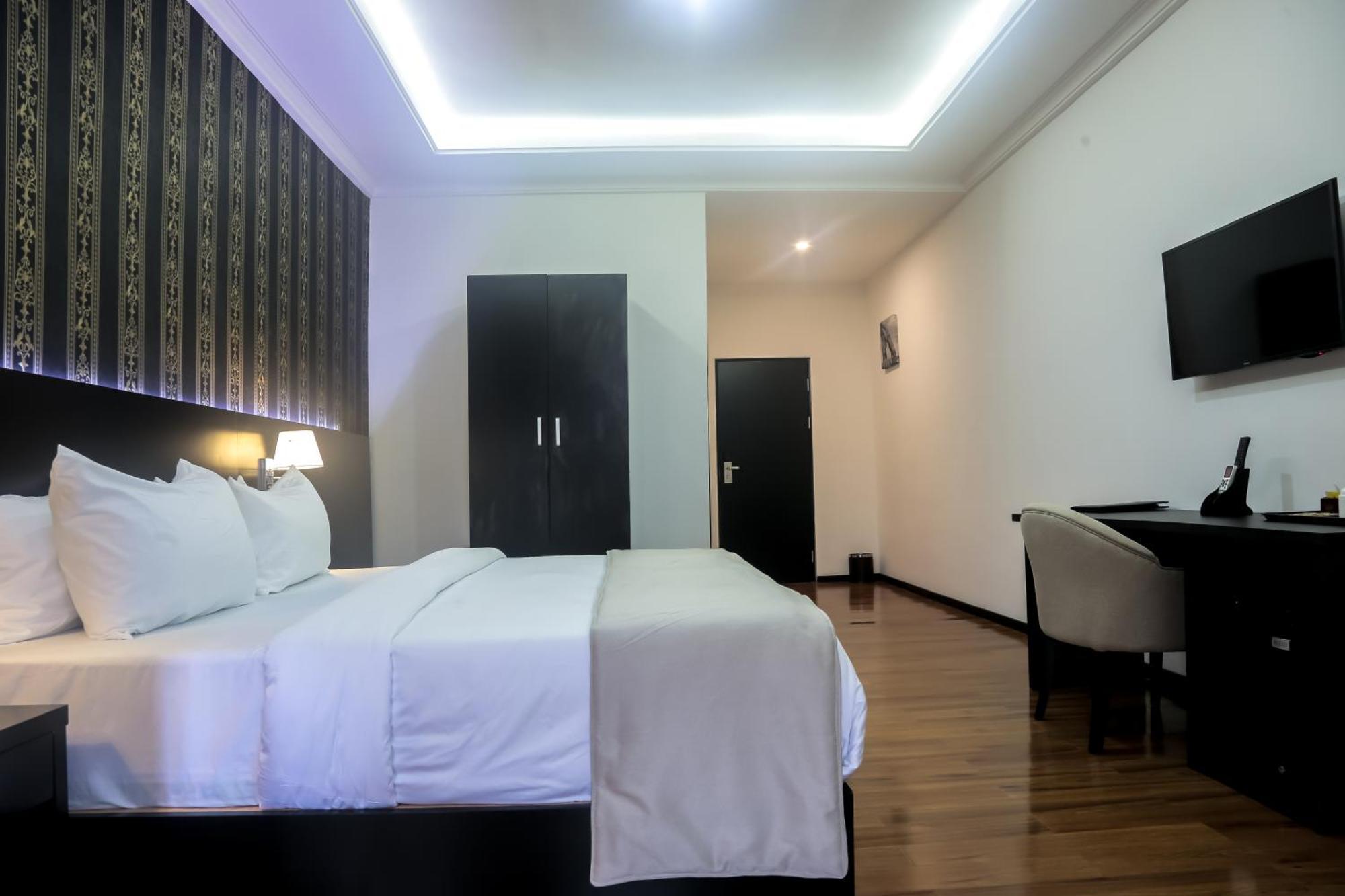 Bon Hotel Ikeja Residence Extérieur photo