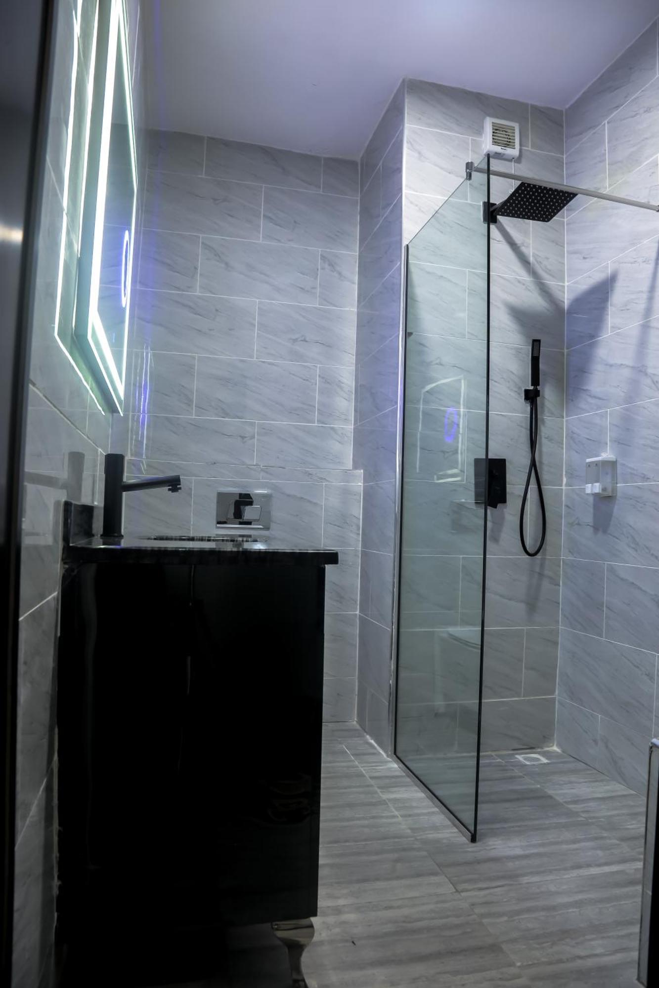 Bon Hotel Ikeja Residence Extérieur photo