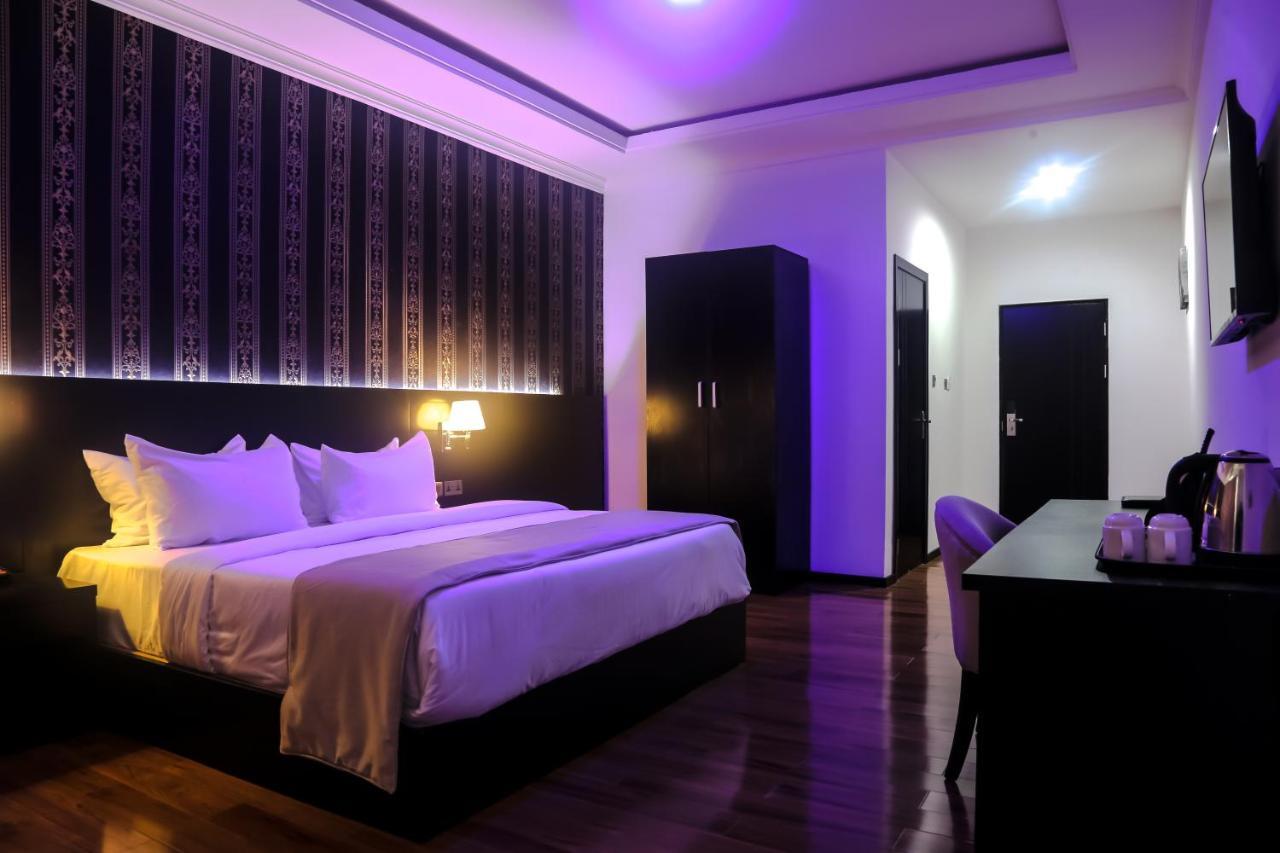 Bon Hotel Ikeja Residence Extérieur photo