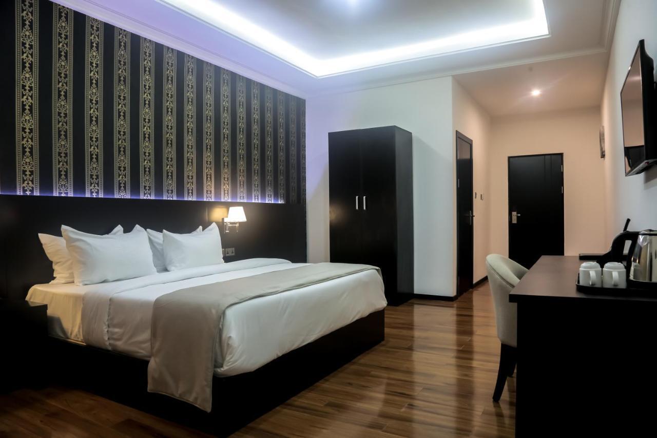 Bon Hotel Ikeja Residence Extérieur photo